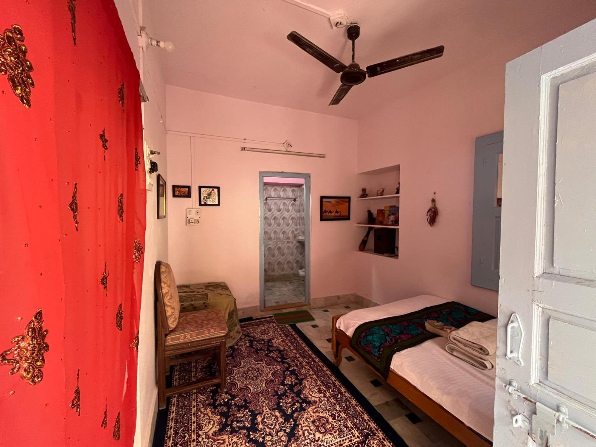 Hostel Marigold Home Stay 자이살메르 객실 사진